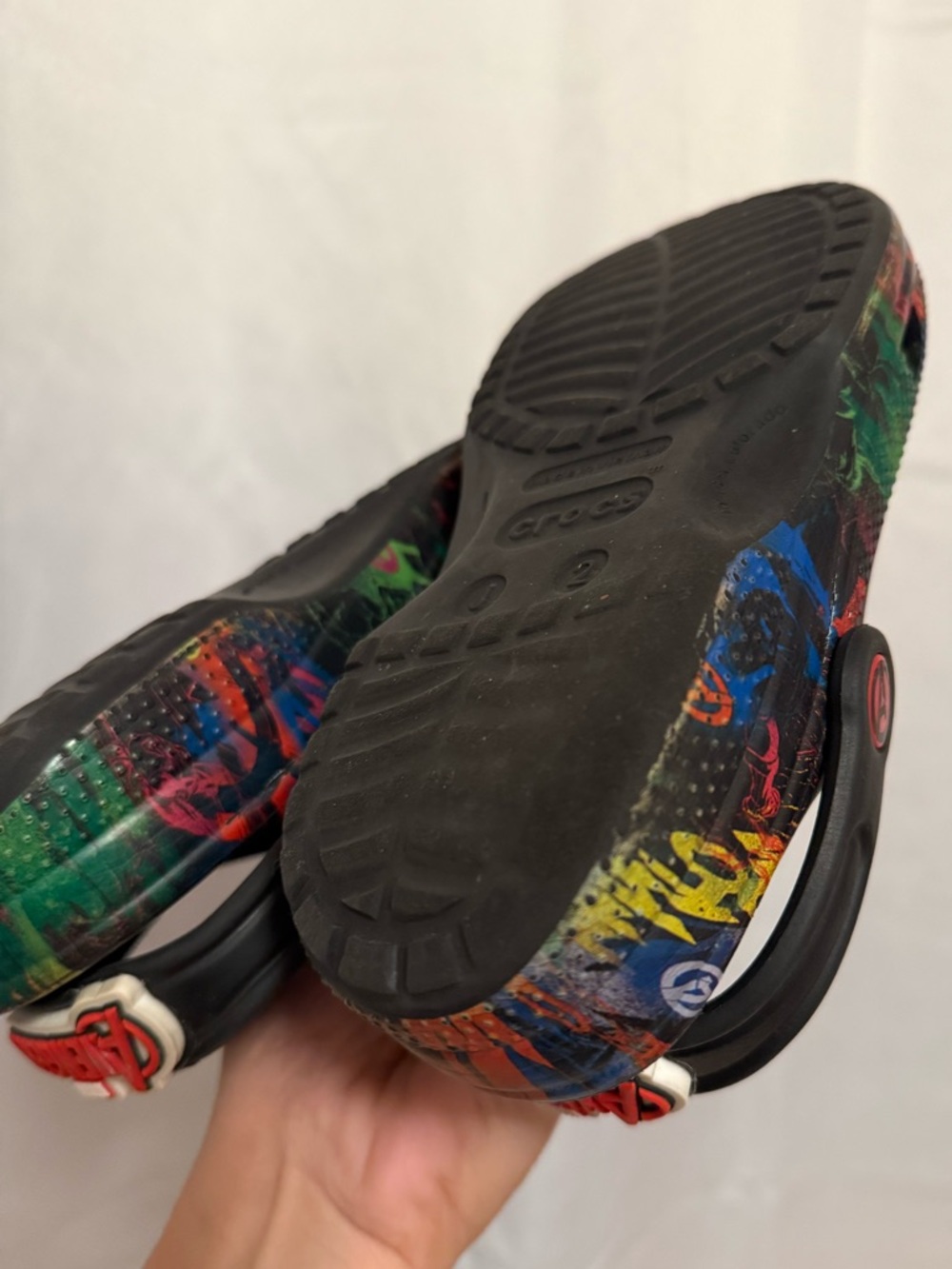 Crocs Kids' Classic Marvel Avengers in black - Picture 6 of 6